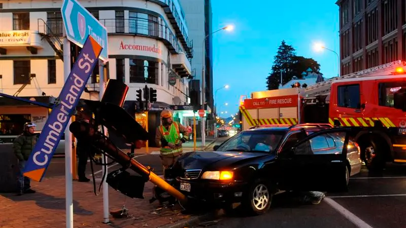 Rush-hour accident knocks out lights