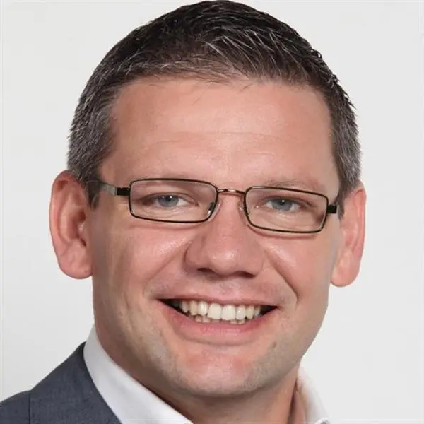 Outsourcing result of commission staff cuts