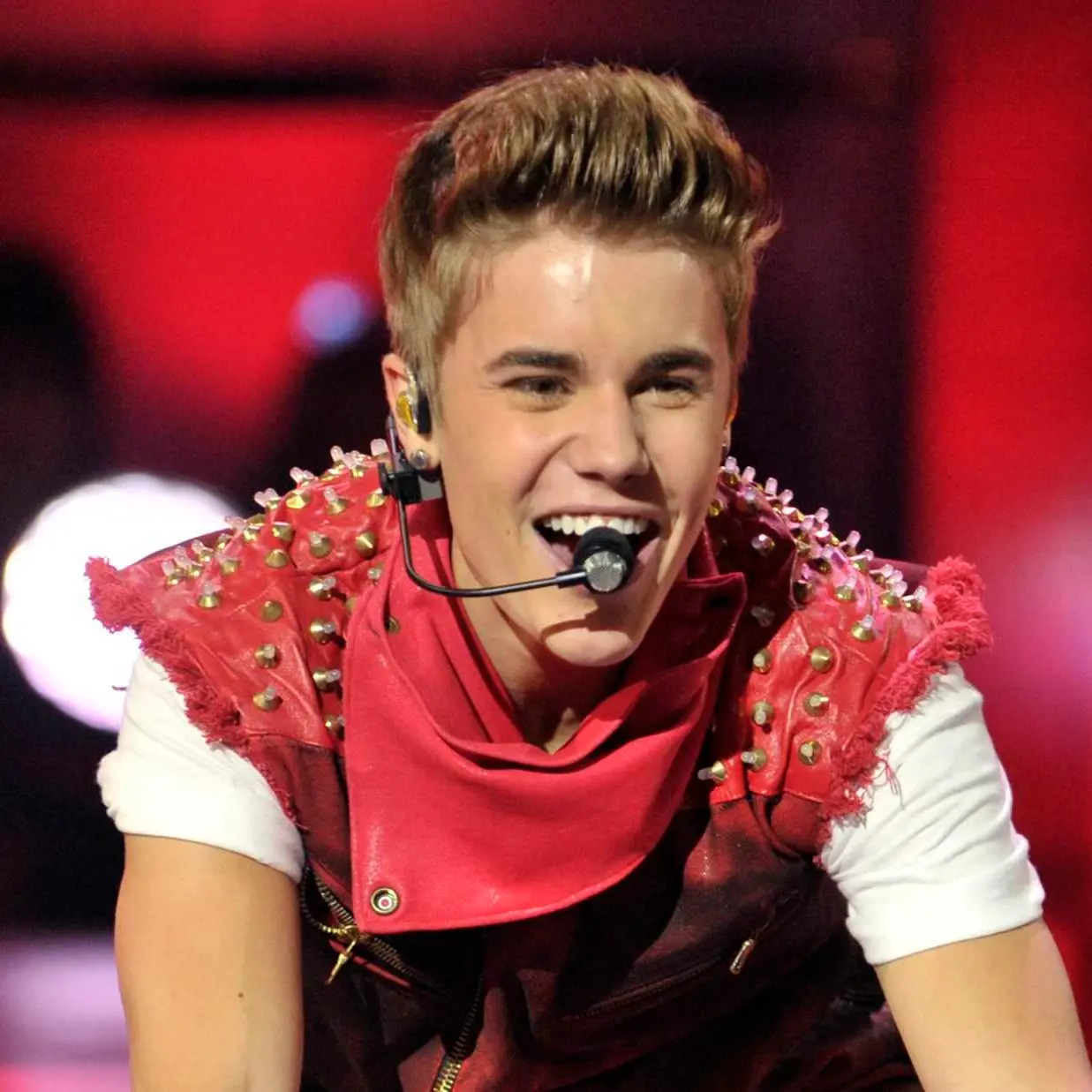 Bieber-fever as pop star hits town