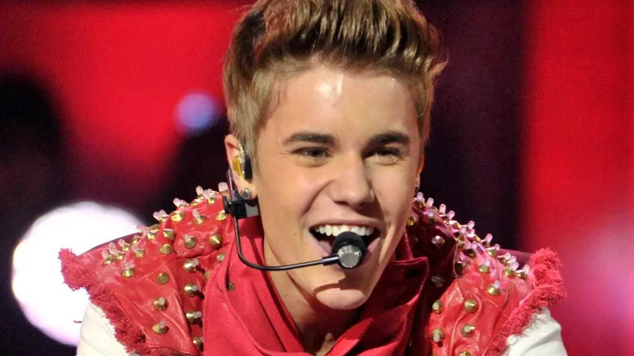 Bieber-fever as pop star hits town