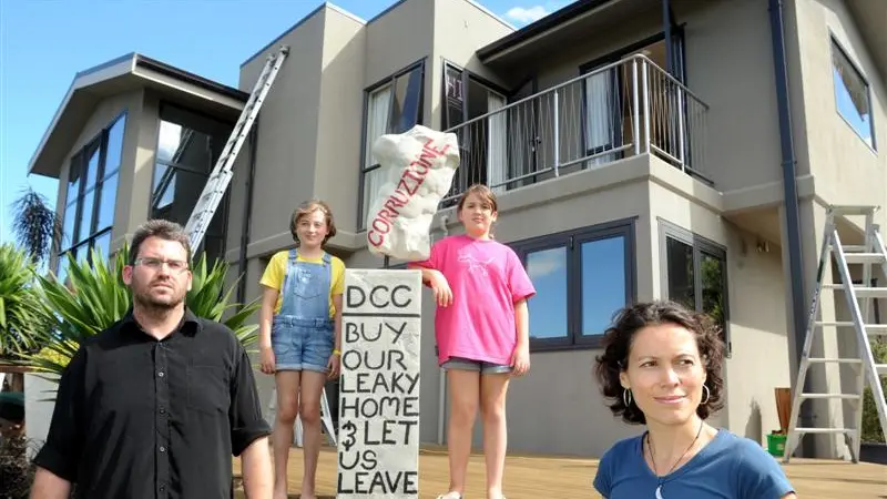 Council tight-lipped over leaky home settlement