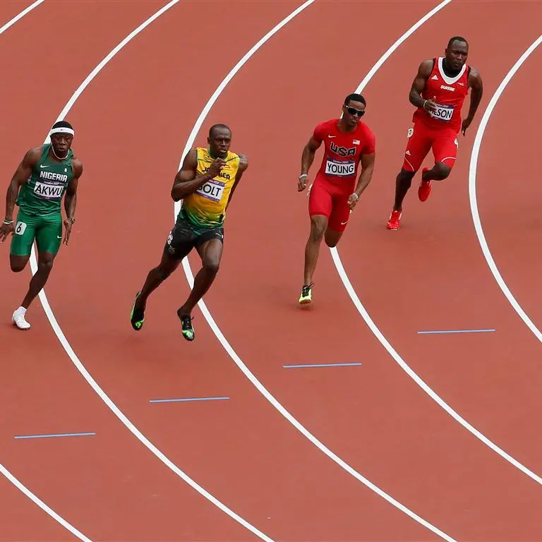 Bolt enjoys 'easy' workout in 200 heat
