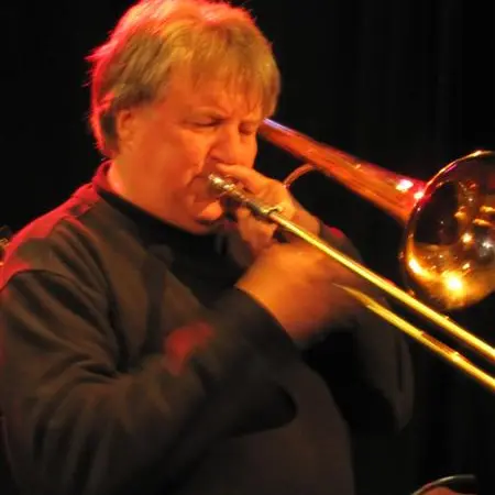 Fox giving band a hand
