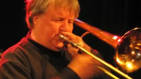 Fox giving band a hand