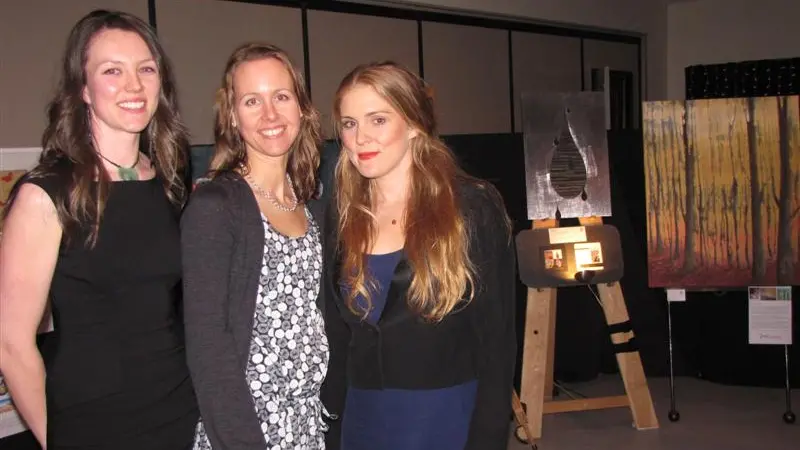 Art sale boosts foundation coffers