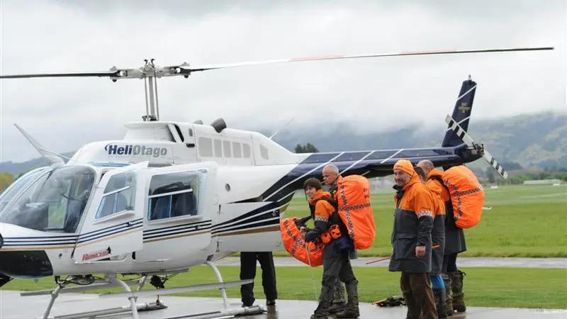 Teams of trackers set off in search scenario competition