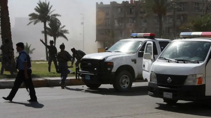 More than 30 die in Iraq blasts