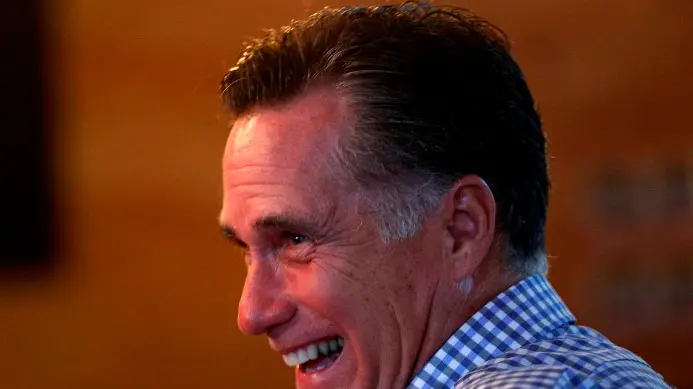Obama, Romney tied in presidential race: poll