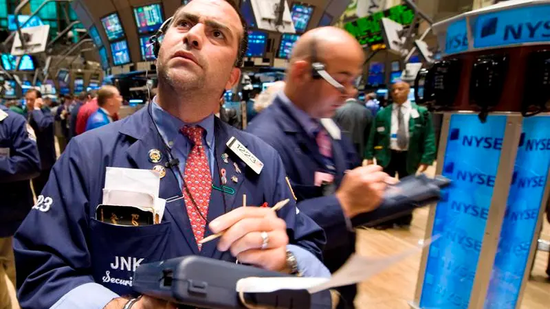 NZ sharemarket follows Wall St down