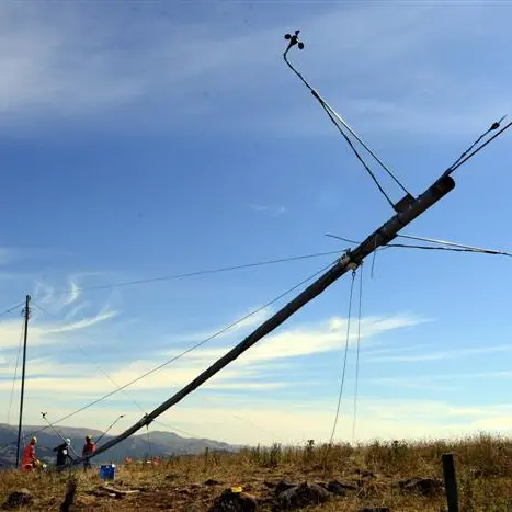 Wind farm project tower goes up