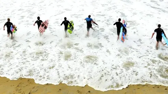 Surfing the knowledge wave