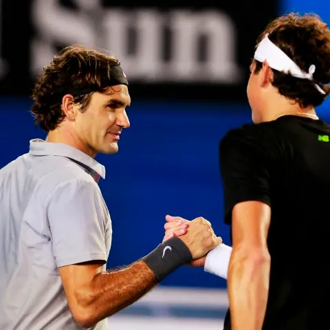 Tennis: Federer, Williams power into last eight