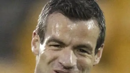Football: Nelsen calls time on international game