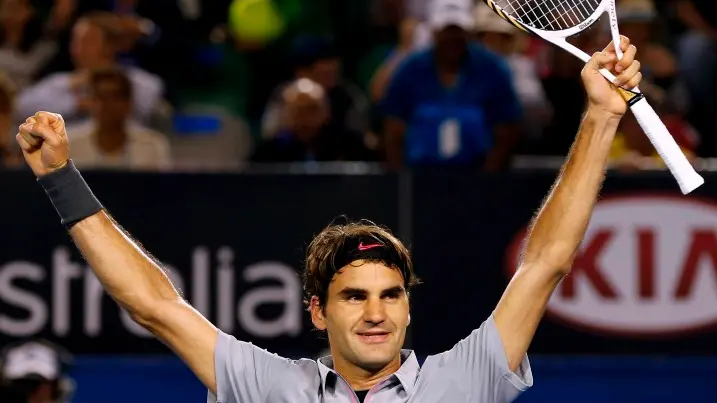 Tennis: Federer survives to set up semis meet with Murray
