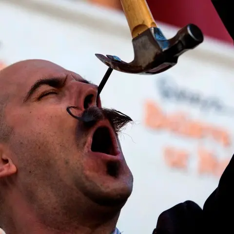 Show a test of sword swallowers' metal