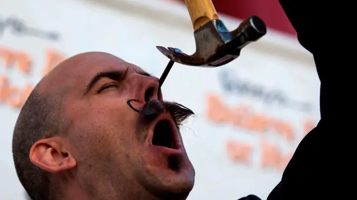 Show a test of sword swallowers' metal