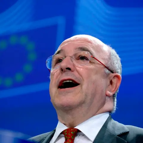 EU fines Microsoft over web browser