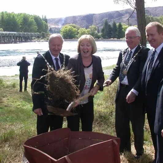 Ceremony marks start on bridges