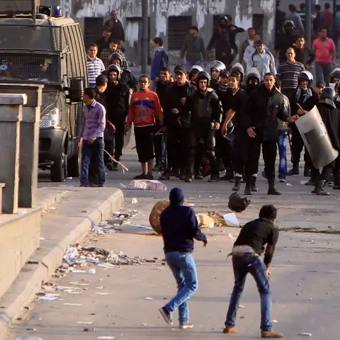 Violent clashes continue in Egypt