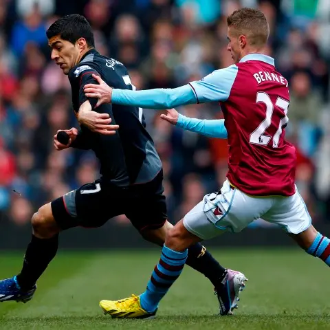 Football: Liverpool increase Villa's relegation worries