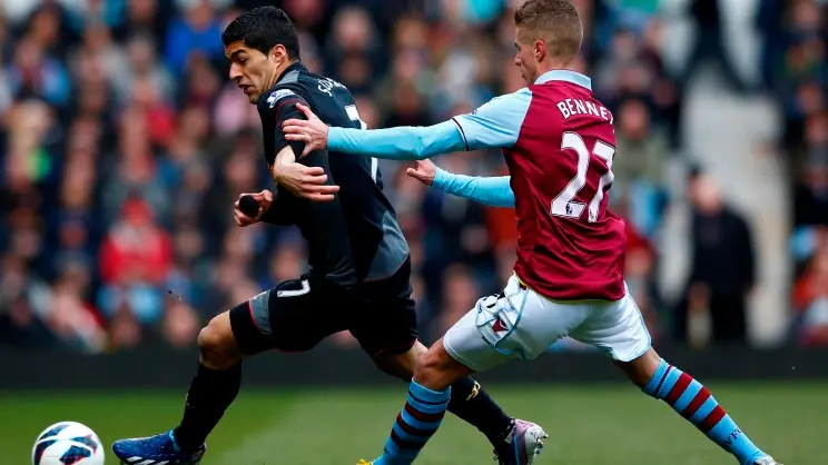 Football: Liverpool increase Villa's relegation worries