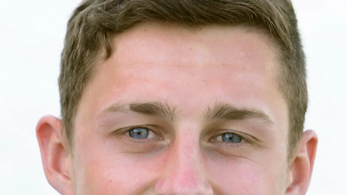 Football: Cavvy, Green Is keep perfect records