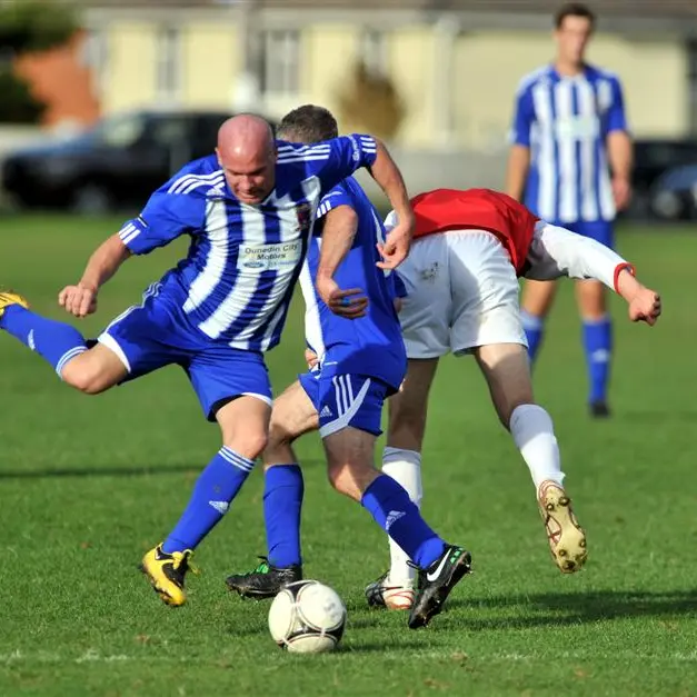 Football: Good win has Island in top spot