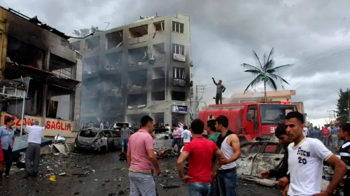 Deadly blasts hit Turkey border town