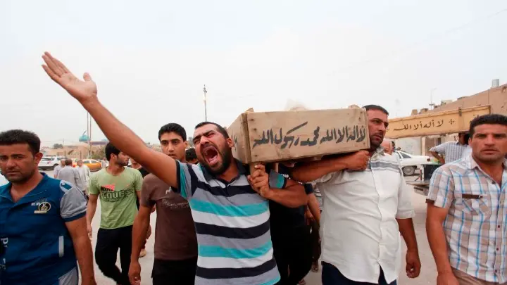 Scores killed in Iraq bomb attacks
