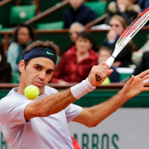 Tennis: Federer, Williams stroll through in Paris