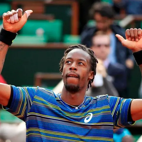 Tennis: French players lead procession in Paris