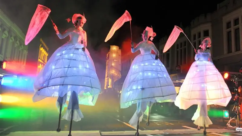 Midwinter Carnival provides bright spot on chilly night
