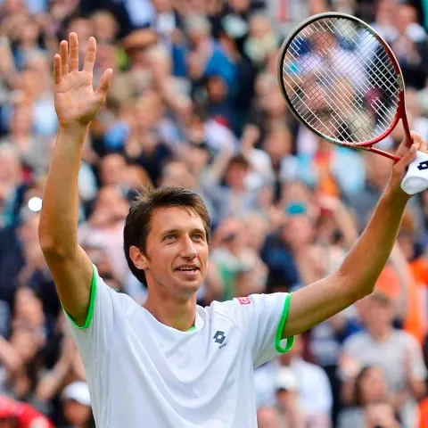 Tennis: Federer stunned in second round at Wimbledon