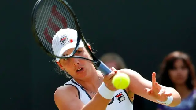 Tennis: Nerves get better of Erakovic