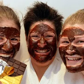 Chocolate lovers' ultimate facial