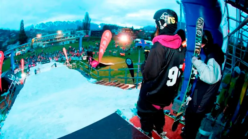 MXers, boarders and skiers in show