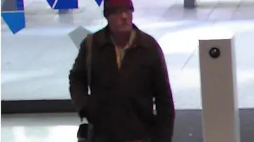 Auckland bank robbed with fake gun