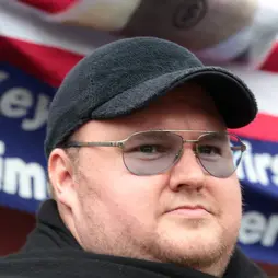 Dotcom backs Orcon broadband bid