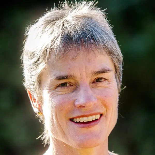 Third contender for deputy spot