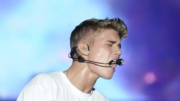 Bieber investigated over Rio graffiti