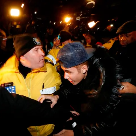 Assault charge adds to Bieber's legal woes