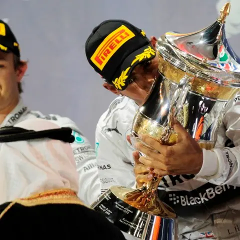 Motorsport: Hamilton wins Bahrain GP thriller