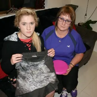 Teen warns of gel pack danger