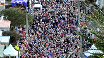 75,000 respond to roll call
