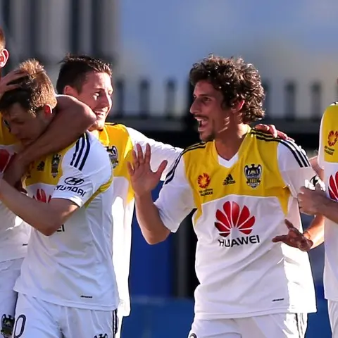 Football: Phoenix outgun Mariners