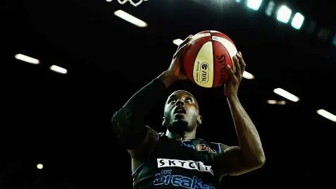 Basketball: Breakers tip over Taipans