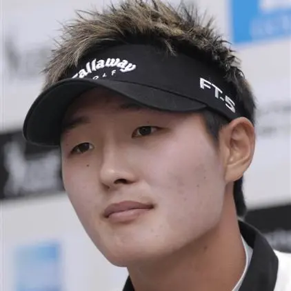 Golf: Teenage star shows striking maturity