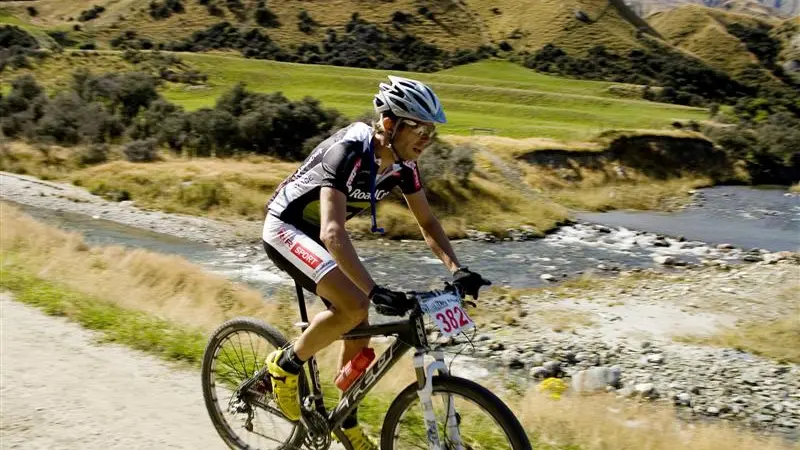 Mountainbiking: Leuchs breaks Roy's Motatapu winning streak
