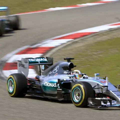 Motorsport: Hamilton wins Chinese Grand Prix