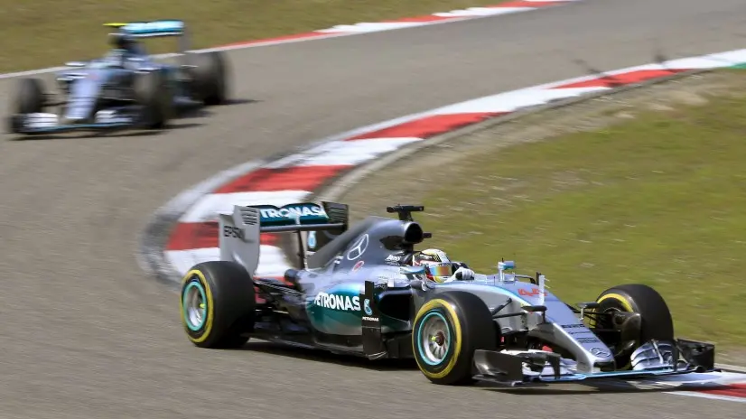 Motorsport: Hamilton wins Chinese Grand Prix